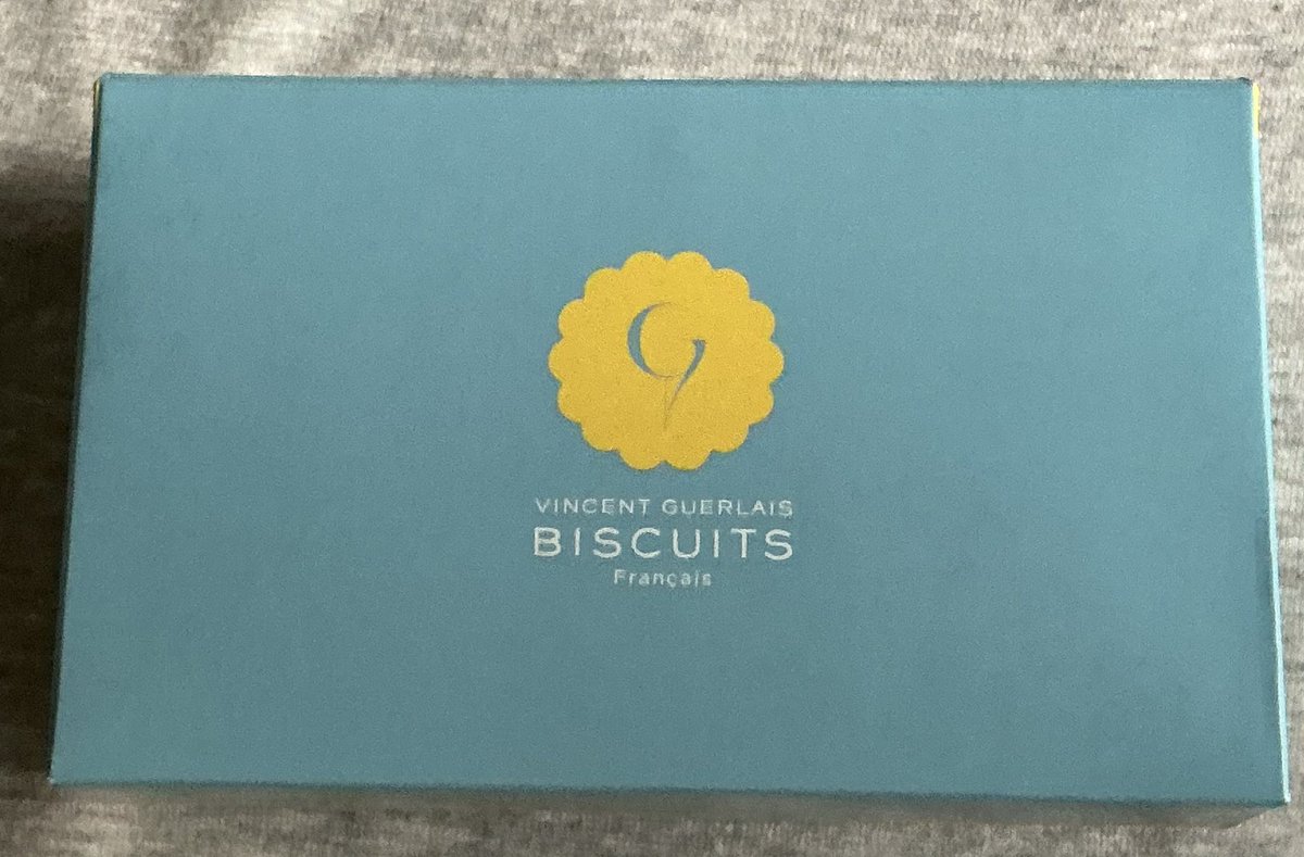tokyojoe_hiro's tweet photo. 名古屋土産①『VINCENT GUERLAIS BISCUITS Francais』
こちらも日本では名古屋にしか店舗がないんだって！😳 https://t.co/Rdi9439usI