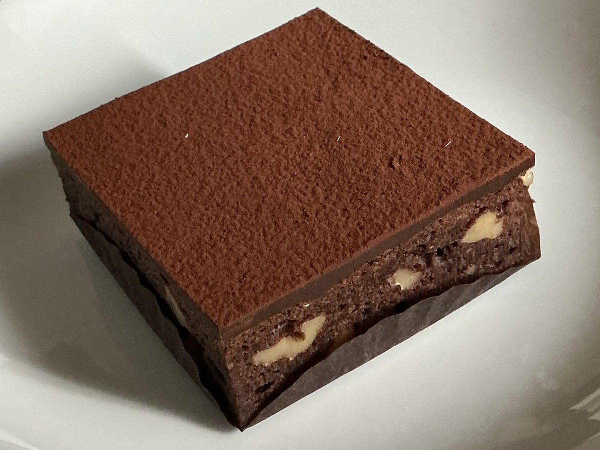 tokyojoe_hiro's tweet photo. 名古屋土産①『VINCENT GUERLAIS BISCUITS Francais』
こちらも日本では名古屋にしか店舗がないんだって！😳 https://t.co/Rdi9439usI