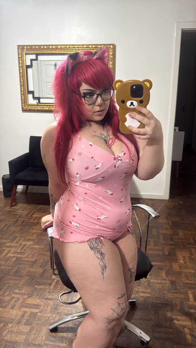 rottwnd0ll's tweet photo. quem tá online agora me responde com um emoji e eu escolho um pra mandar uma coisinha no privado https://t.co/wmSJykbfVo