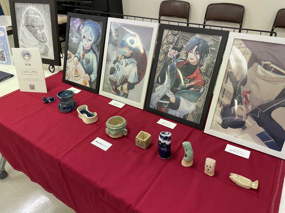 N_aoSuke's tweet photo. 久方ぶりにオフラインイベント（？）に参加させて頂きました。
なかなか人目に晒す機会がなかった陶芸作品も初展示！
#モンベツクル https://t.co/nF6ANRcYoE