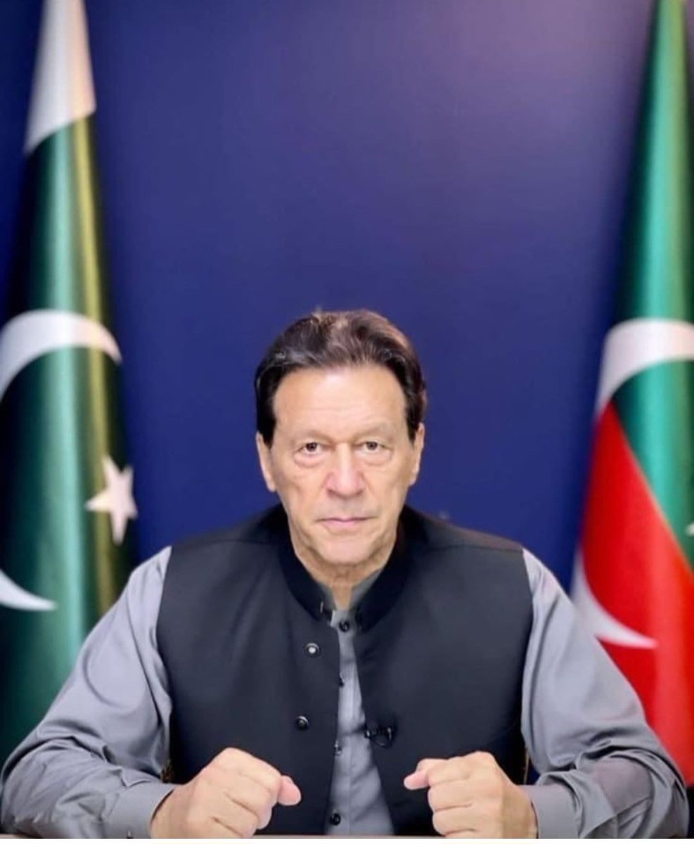 sadia48690286's tweet photo. Free Imran Khan 
#LongLiveResistance https://t.co/gZ0sduEdF7