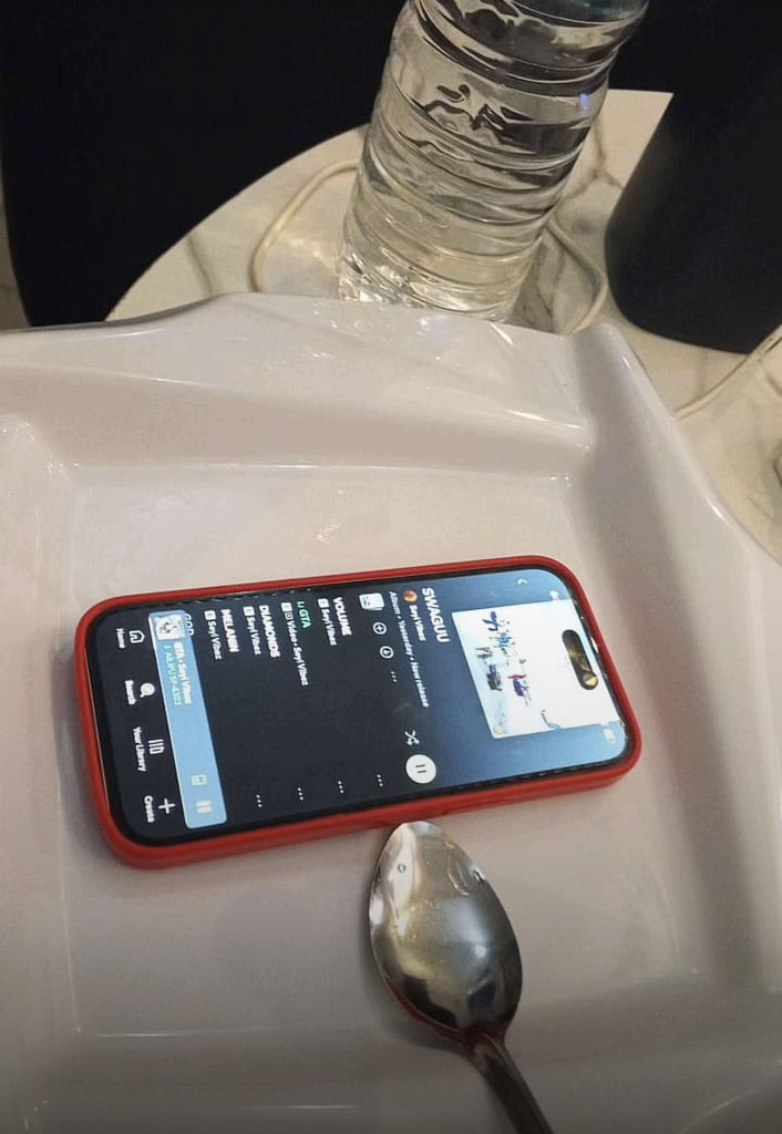 UrfavBoyq's tweet photo. Stream #SWAGUU today🤭 https://t.co/AfHeV9jaSW