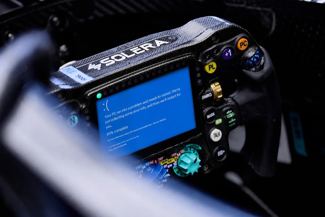 f1trollofficial's tweet photo. F1 cars in wet conditions https://t.co/3LgouM95kO