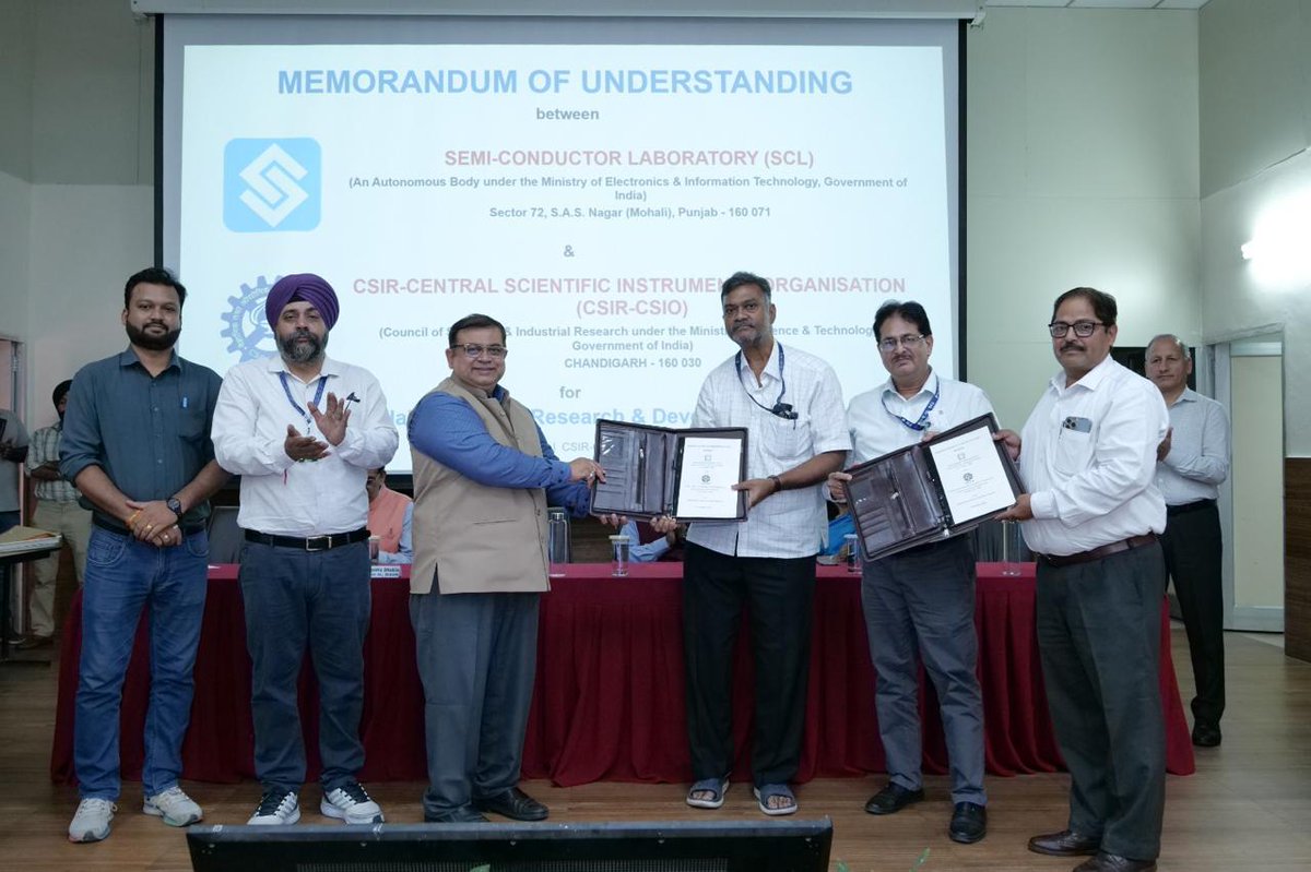 CSIR_CSIO's tweet photo. CSIR-CSIO signed an MoU with Semi-Conductor Laboratory (SCL), Mohali, to foster joint R&amp;D in VLSI, MEMS and optoelectronics, strengthening collaboration in advanced electronics and enabling indigenous technology development.
@CSIR_IND @dgcsirIndia @SclMohali https://t.co/kc5yfV5AoL