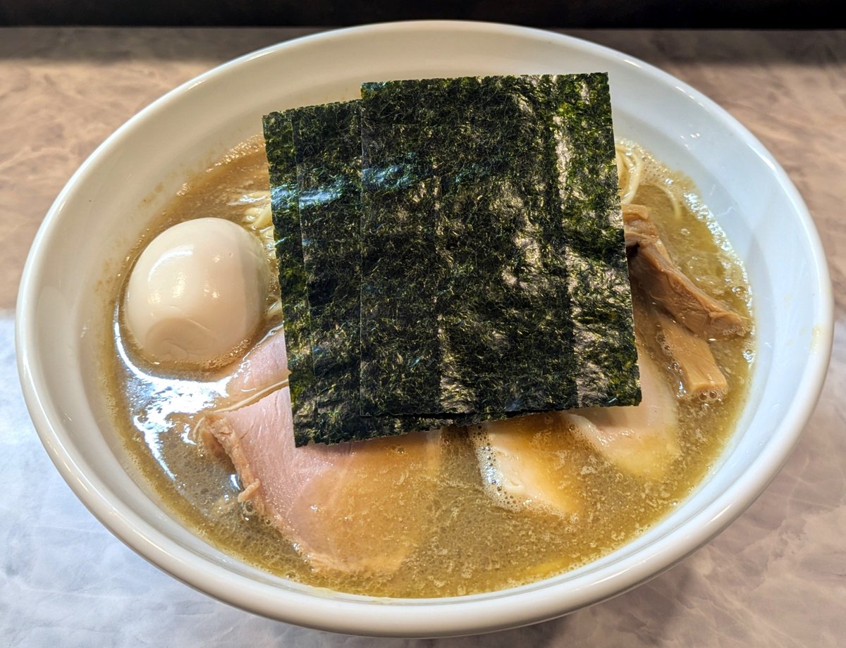 82zQmtV8wEBAUUo's tweet photo. 麺響 万蕾
東京都墨田区菊川

限定　全乗豚骨と煮干の中華そば https://t.co/AlkuQjCpFA