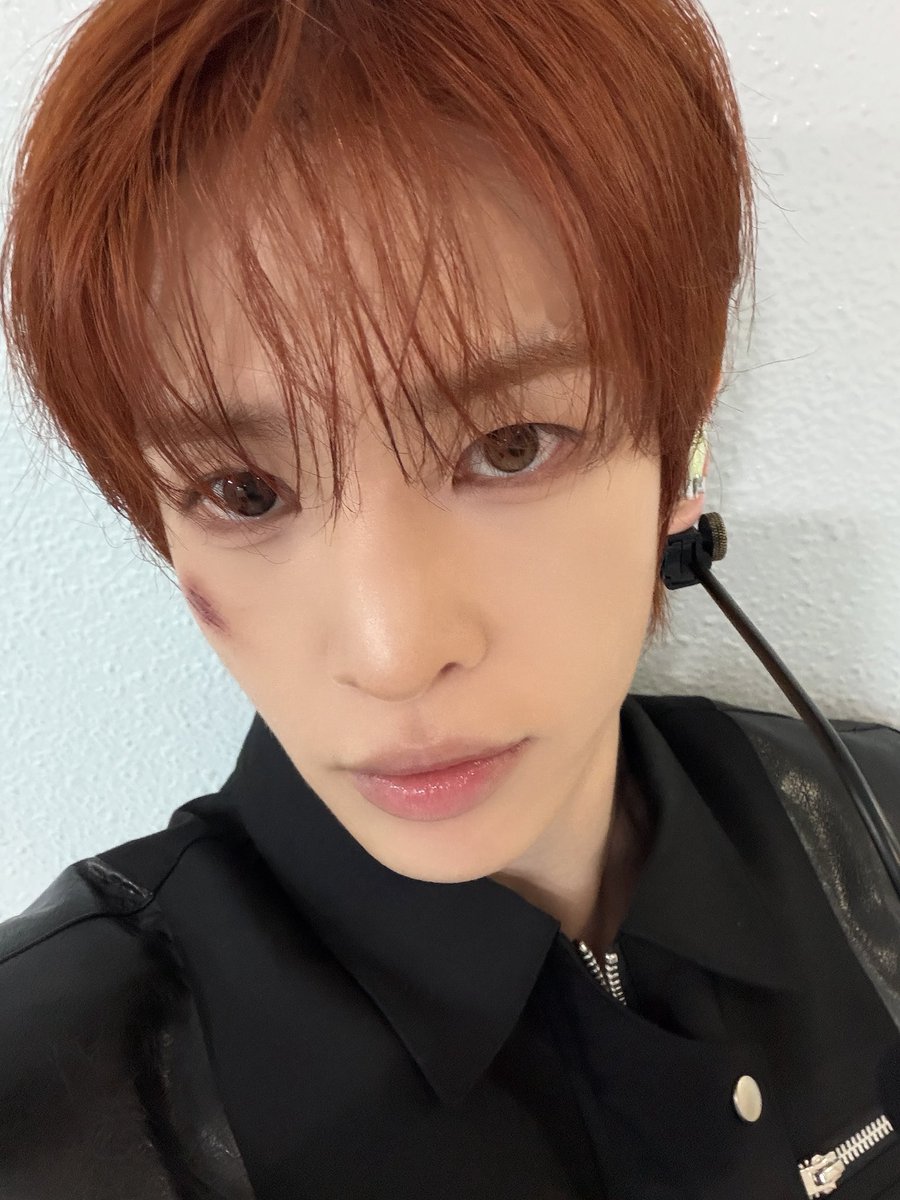 CRAVITY_twt's tweet photo. Making it LOUDER at Inkigayo 🔊
#앨런 https://t.co/CcAFI5aRTT