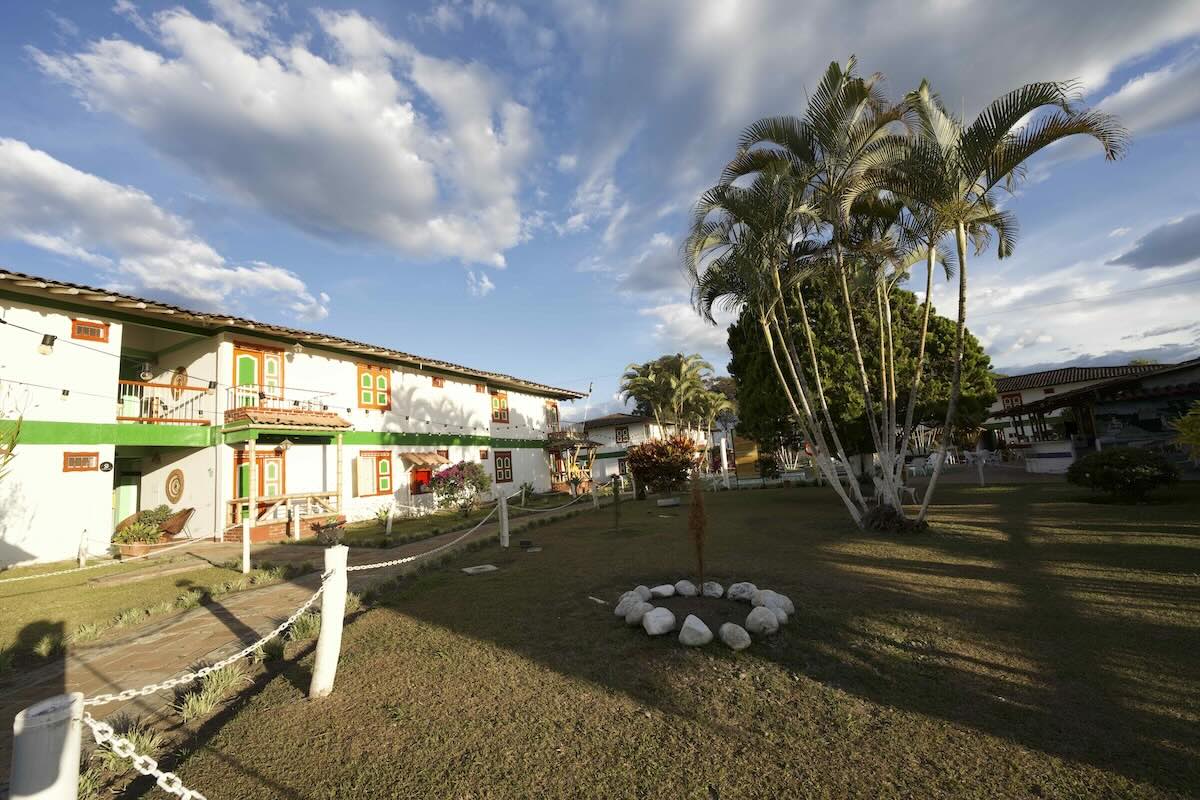 VagamundosViaje's tweet photo. [NUEVO] Guía de nuestros alojamientos en #Colombia: Cartagena de Indias, Islas del Rosario, Eje Cafetero y Santa Marta. Información y opiniones sobre los hoteles y apartamentos donde nos alojamos @colombia_travel @Colombia @PROCOLOMBIACO 
https://t.co/2aX6WZa8IS https://t.co/DT5knEE3dS