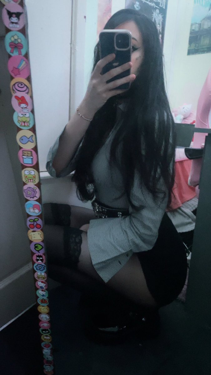 love_wisp's tweet photo. cut my bangs again lmao🎀:3 https://t.co/bmsVBu7WTs