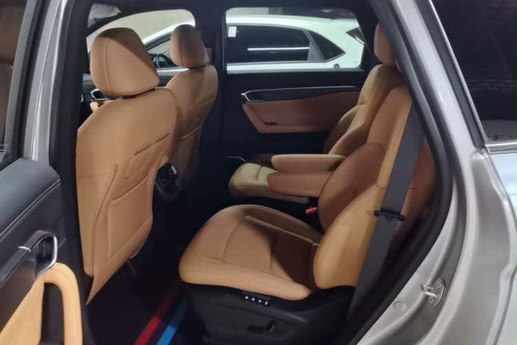 EdwinAmoako4's tweet photo. 2026 BRAND NEW GEELY AUTO L
2.0T GASOLINE ENGINE 
6seater SUV
Cost and shipping (CIF): 280,000 cedis https://t.co/bsPRkhK6HG