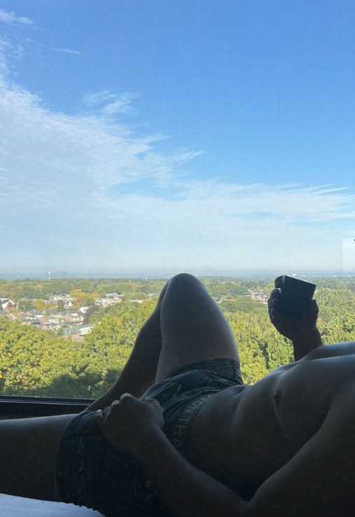 nextdoor_N_N's tweet photo. Zondagmorgen. Wakker worden met een goede kop koffie en goed uitzicht 😈😍

#koppelsnl #amateurnl #fitdutchies #dutchcouple https://t.co/M6GXkrMMY6