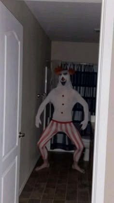 Brillianncee's tweet photo. @Thrill_com My biggest Halloween scare yet 📉👻 https://t.co/GWIFrhQHPp