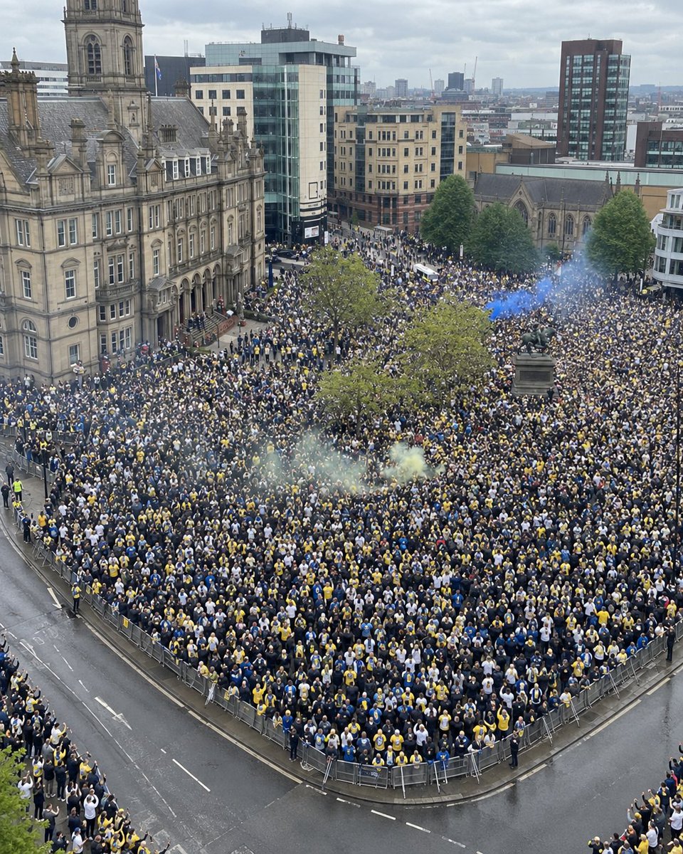 AwayDaysFB's tweet photo. After weighing it up, we’re confirming for Leeds United fans as the country’s best overall away fans.

Everyone likes to have a laugh at them, but unfortunately, at the minute, they're just a really well-run football club with a massive fan base 👏 https://t.co/p43OpHNAVf