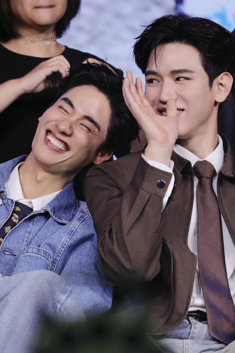 betweenTayNew's tweet photo. 有人很幸福 ☺️  @Tawan_V @new_thitipoom 

TAYNEW POLCASAN IN TAIPEI
#TayNewPolcasanFamilyTripinTaipei
#Tawan_V #Newwiee #Taynew #เตนิว https://t.co/aD2zdkaA56