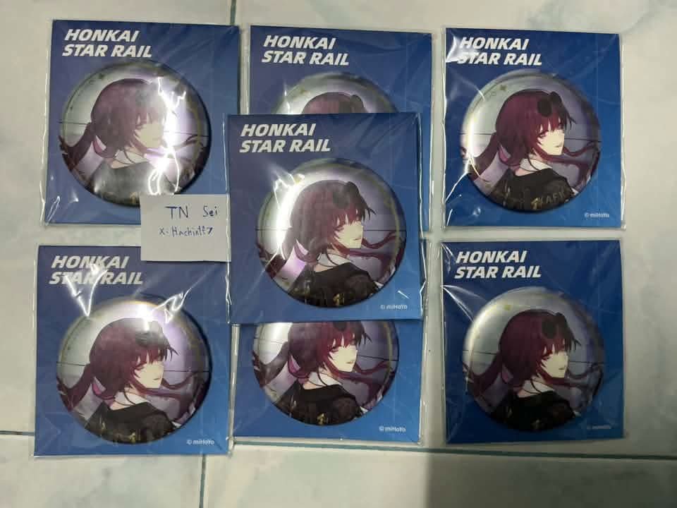 Hachixtf7's tweet photo. ฮิเมโกะ พกจ/เข็มกลัด ชุดละ130 มสร. แยกชิ้นละ70 มสร.
เฮอร์ต้า 75 เซอร์วาล 70 มสร.
เข็มกลัดคาฟก้า อันละ80 มสร / ทุกงานรับแลกโยมิ/อาเครอนก่อน สนใจทุกงานค่ะ
#ตลาดนัดรางดาว #ตลาดนัดโฮโย #ตลาดนัดhoyoverse https://t.co/bCI3OcPQ2w
