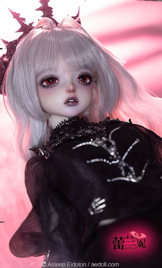 DOLK_Ikebukuro's tweet photo. 【DOLK池袋店♢入荷ドール】
Asleep Eidolon様より、【Leilani Human Ver. Fullset】が到着いたしました！💞
ダークな雰囲気たっぷりな美少女が、お衣装付きのフルセットにて入荷しております🎉
ゴシックな雰囲気のメイク＆衣装の装飾が注目ポイント💀
池袋店頭にて皆様をお待ちしております！🌞

40cm/¥90,550