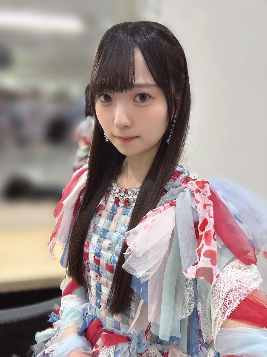 hinatazaka46's tweet photo. 【ブログ更新☀️ 佐藤優羽】好きな方を切れ。
https://t.co/kLwVvA4PDh
 #日向坂46 #佐藤優羽 https://t.co/O8z4gQdcNo