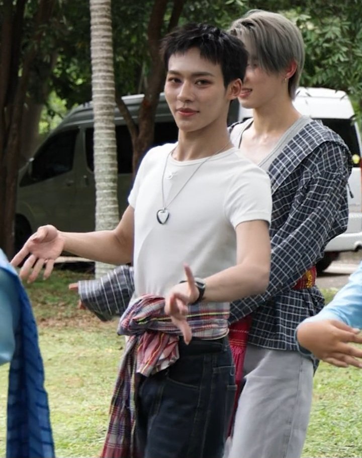 EGAT_Official's tweet photo. เตรียมปล่อยแล้ว ซิงเกิ้ลคู่ขนานของพี่เลโก้

"ไม่รำ ไม่คุย"

#IDOLENERGYSS2ep1
#Lego_Rapeepong https://t.co/tFICxiOAOK
