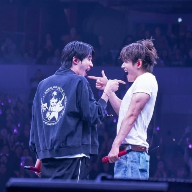 only7withu0613's tweet photo. 애들도 봤음 좋겠다 이 사진 https://t.co/9JSGeAAI0I