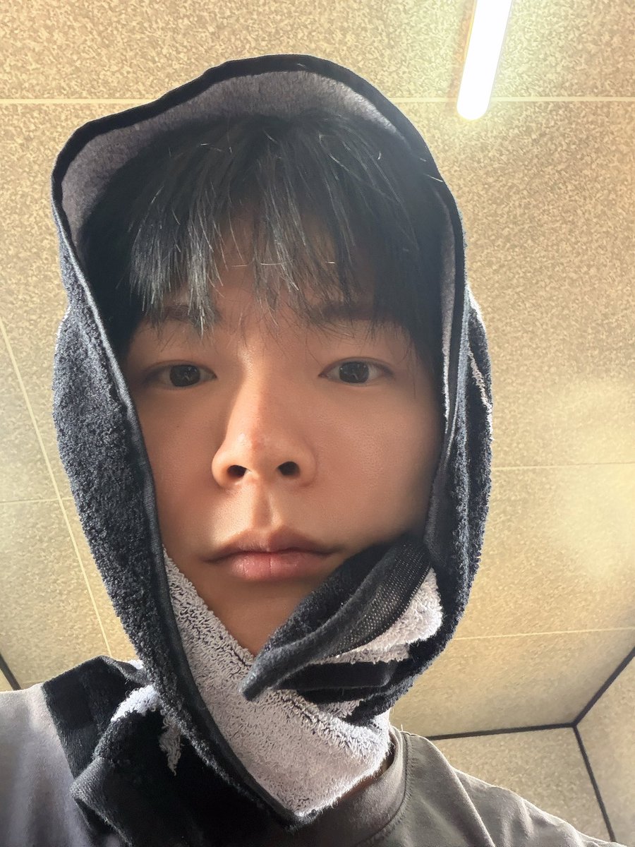 Pppiieeee's tweet photo. 정말 귀엽다 🫳🫳🫳 https://t.co/BjKNrgE8E6