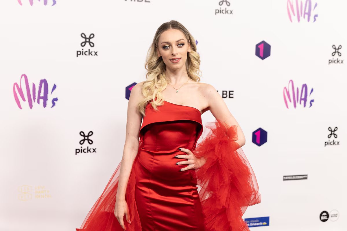 EuroQuotidien's tweet photo. 🇧🇪 Selon le rédacteur en chef de @Songfestival_be, Camille Dhont pourrait avoir être sélectionnée pour représenter la Belgique à l’#Eurovision2027.

Cela n’a été confirmé ni par le télédiffuseur VRT ni par l’artiste à date. https://t.co/yOF3730xro