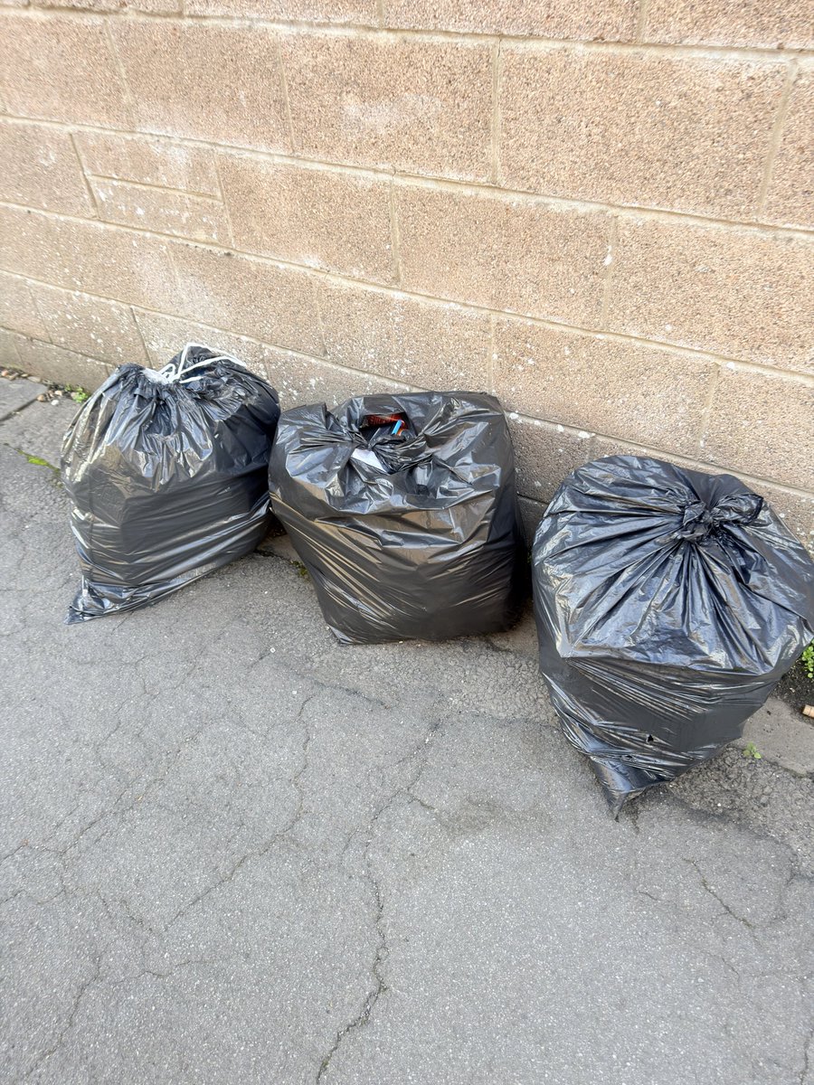 cozcozens's tweet photo. @cardiffcouncil @Help_C2C fly-tipping in CF14 is becoming intolerable.

Filth dumped continuously - waste from Air B&amp;Bs left on street - food waste left rotting, leading to rats/guls etc.

What’s the Council doing to prevent and clean this kind of anti-social behaviour? https://t.co/Ka6XHs4BKO