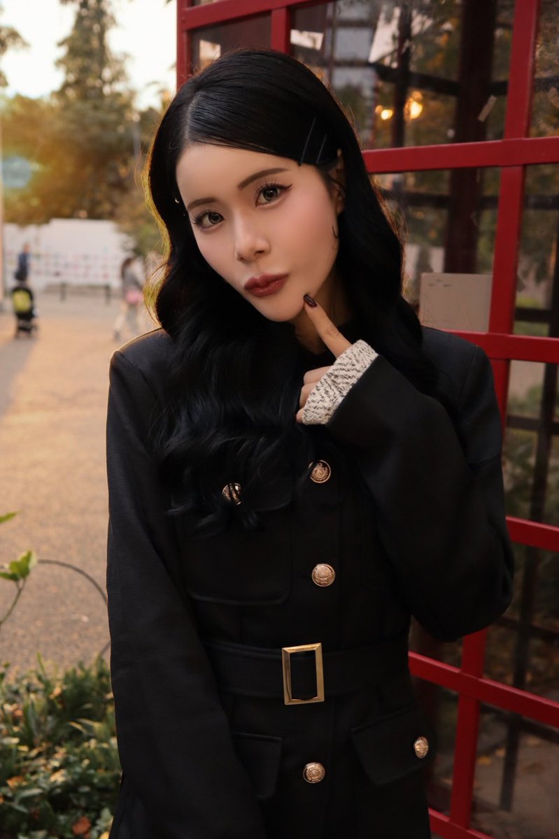Minoura923's tweet photo. 電話ボックスで待つ、カワイイ💖麗華ちゃん

#麗華さん
@nao_rei20241027 https://t.co/rby5KW3FYK