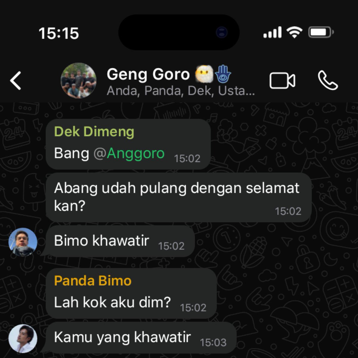 helulu_17's tweet photo. Isi grup pas Anggoro udah pulang 

tags : #bimdim #jefro #sixfan https://t.co/8HJdVVlAlv