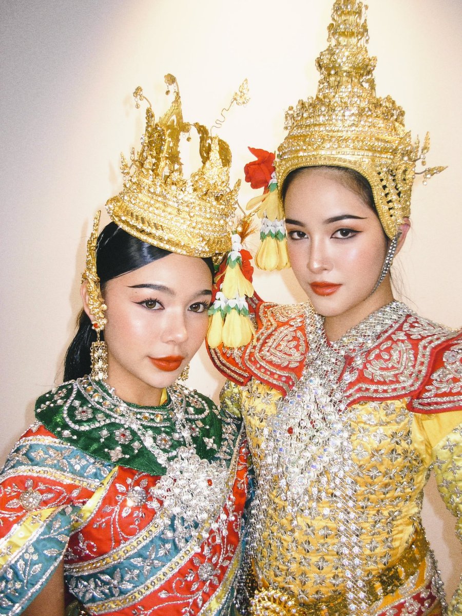 SoundtissST's tweet photo. เป็นตัวพระมาทั้งชีวิต พอแต่งตัวนางแล้วก็ไม่ชินเหมือนกันคับ 5555555 ยิ่งรำตัวนางยิ่งไม่ชิน https://t.co/JEVvNUDbyq