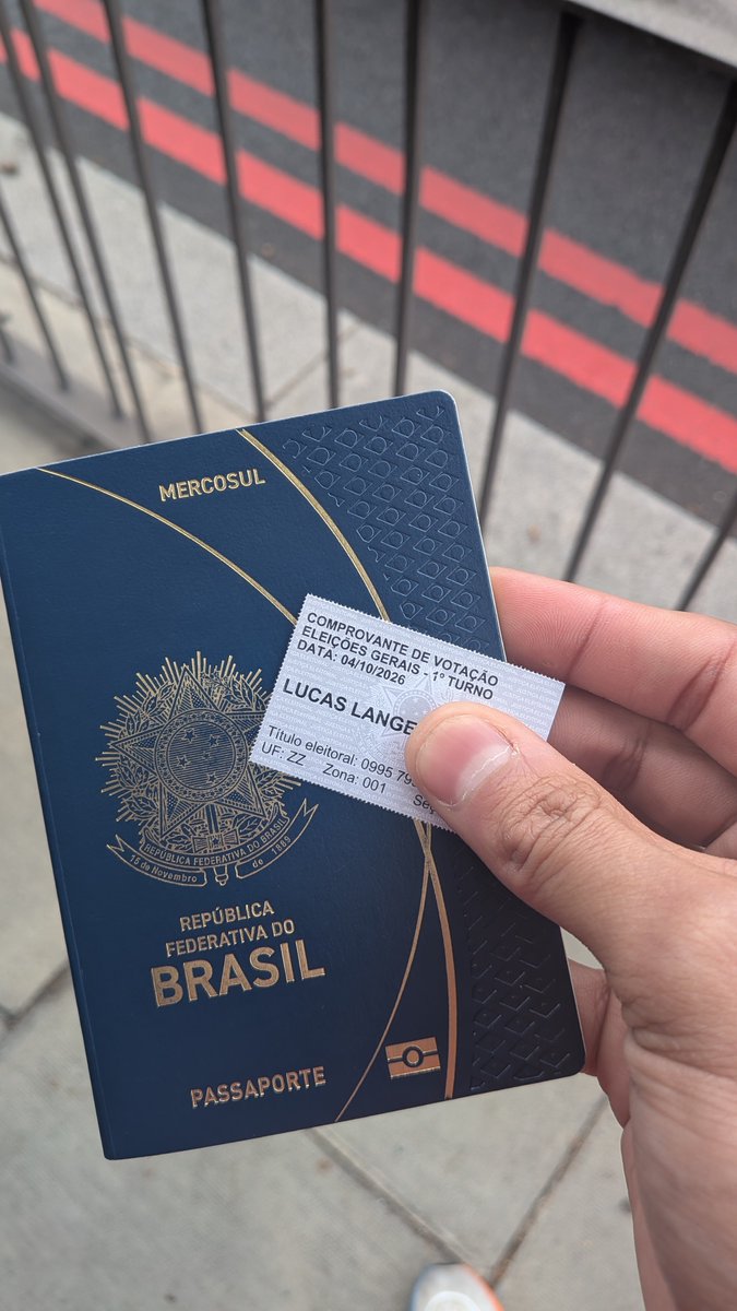 TheLucasLange's tweet photo. Missão cumprida!!!
Já lulei em Londres ❤️
#LULAPRESIDENTEREELEITO @LulaOficial https://t.co/1YfRvcuGhX