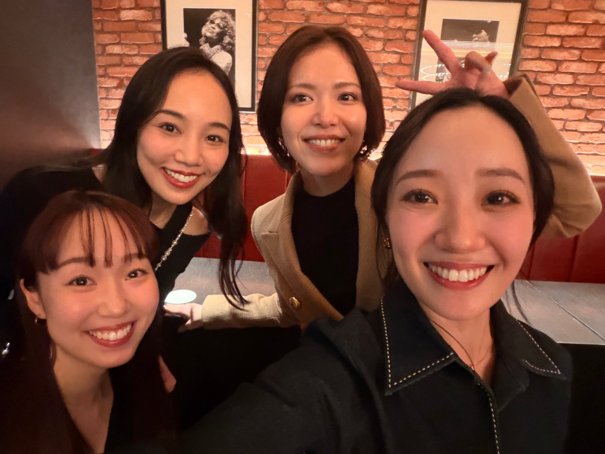 nonokahimari's tweet photo. 懐かしの雪組メンバー♡
お会いできてうれしかったです☺️🌻
きずなっきずなー🤝
#雪組
#絆 https://t.co/p7UA4iVvls