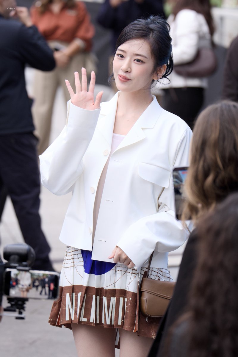 chienyu_AYJ's tweet photo. 261004
Lacoste SS27

#IVE #아이브 
#ANYUJIN #안유진 #YUJIN
#LacosteSS27 #PFW @Lacoste https://t.co/1INE7Kmhfa