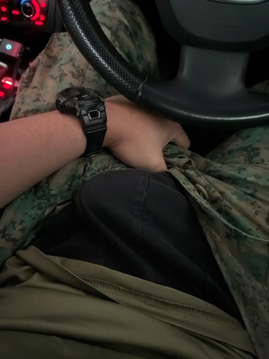 OmbrePrivee's tweet photo. Horny af rn? Who wanna help me out? https://t.co/4jXsPyz2Zi