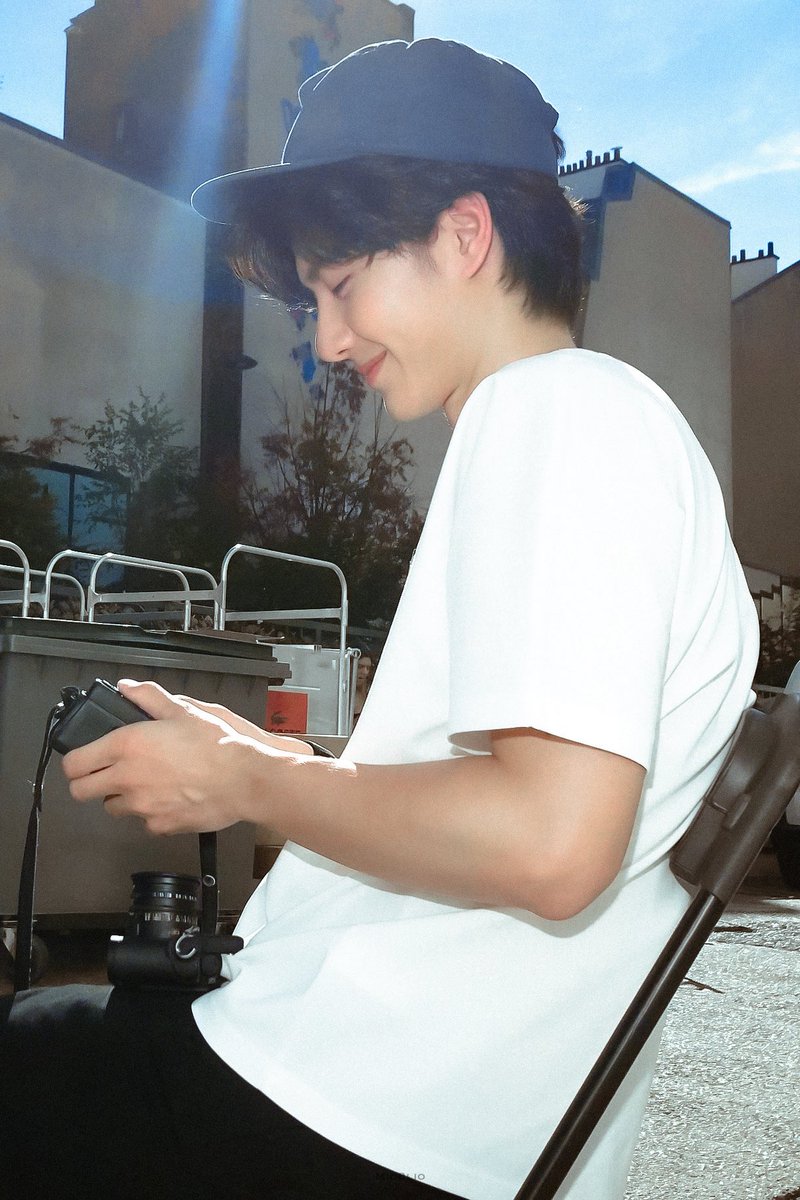winters__rain's tweet photo. คนเดียวกัน แต่คนละไวบ์ 

WANG YIBO LACOSTE NO WHITE
#WangYiboPFWxLacosteSS27 https://t.co/zagjbNkV2N