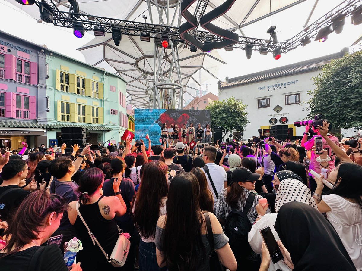 DroChavez's tweet photo. Super pretty and magagaling!!! ⭐️ 

Live at Clark Quay, Singapore 🇸🇬 

XONARA AT MUSIC MATTERS
#MusicIsUniversal #XONARAinSingapore
#XONARA @officialxonara https://t.co/zDbYlxzKy3