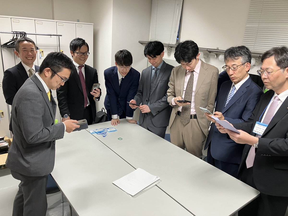 shogi_jsa's tweet photo. いなぎ将棋まつ終了と共に
出演棋士全員が　
『どうなった？どうなった？？」
魔王🆚伊藤二冠戦を注目！
配信でもお楽しみ頂けます👀
https://t.co/CXvoFscuSu https://t.co/vdwNVXtKNo