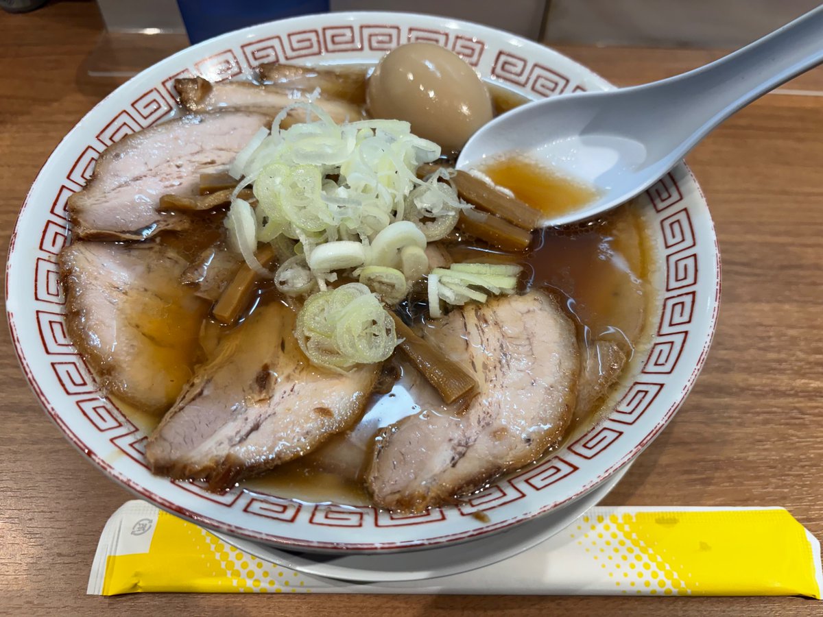 pamyux2ou's tweet photo. 都電8501号車と喜多方ラーメン https://t.co/s26nrXb2cq