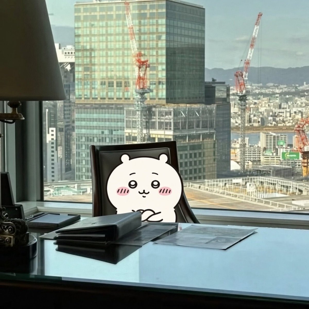 Chiikawa_on_s's tweet photo. Sunday
office closed
Chiikawa took the chair anyway
refuses to stay small
uwa
#ちいかわ https://t.co/kCMlRfZfAr