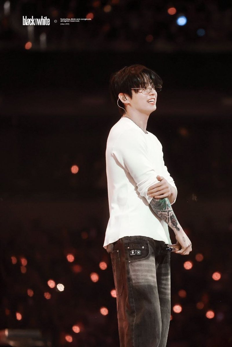 Syasynka's tweet photo. I vote for #ARIASBTS at the 2026 ARIA Music Awards.

Jungkook in glasses is a whole tier list of its own~ 💜 https://t.co/UtQM5OCNri