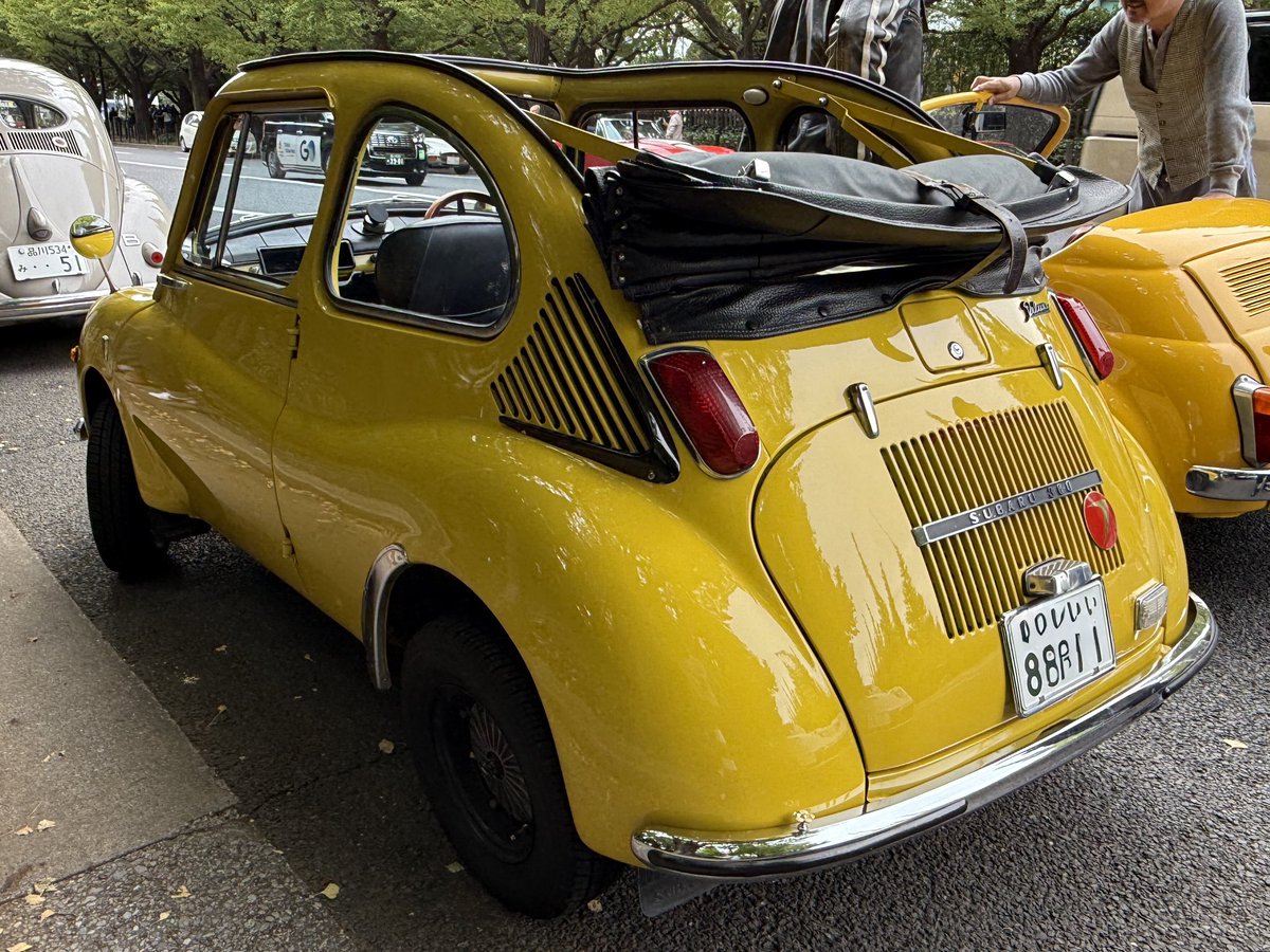 austinbugeye's tweet photo. スモールカー！

同じ色合いで、夢の共演😁

黄色で、かつ両方ともオープンとは！ https://t.co/4kxurn9YqK