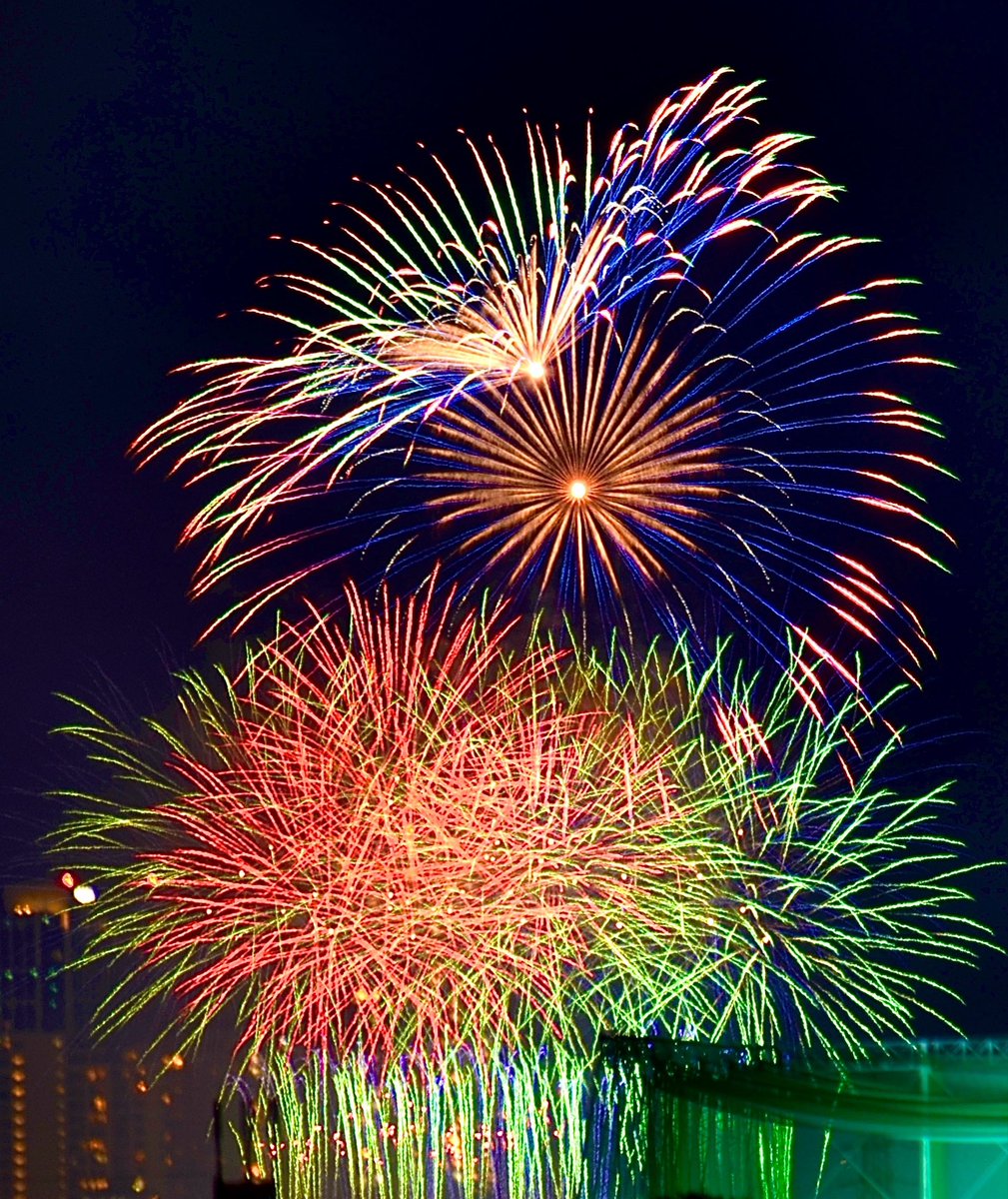 suzy__zon's tweet photo. 最後のー花火にー今年もーなったなー https://t.co/vJtxGe1btF