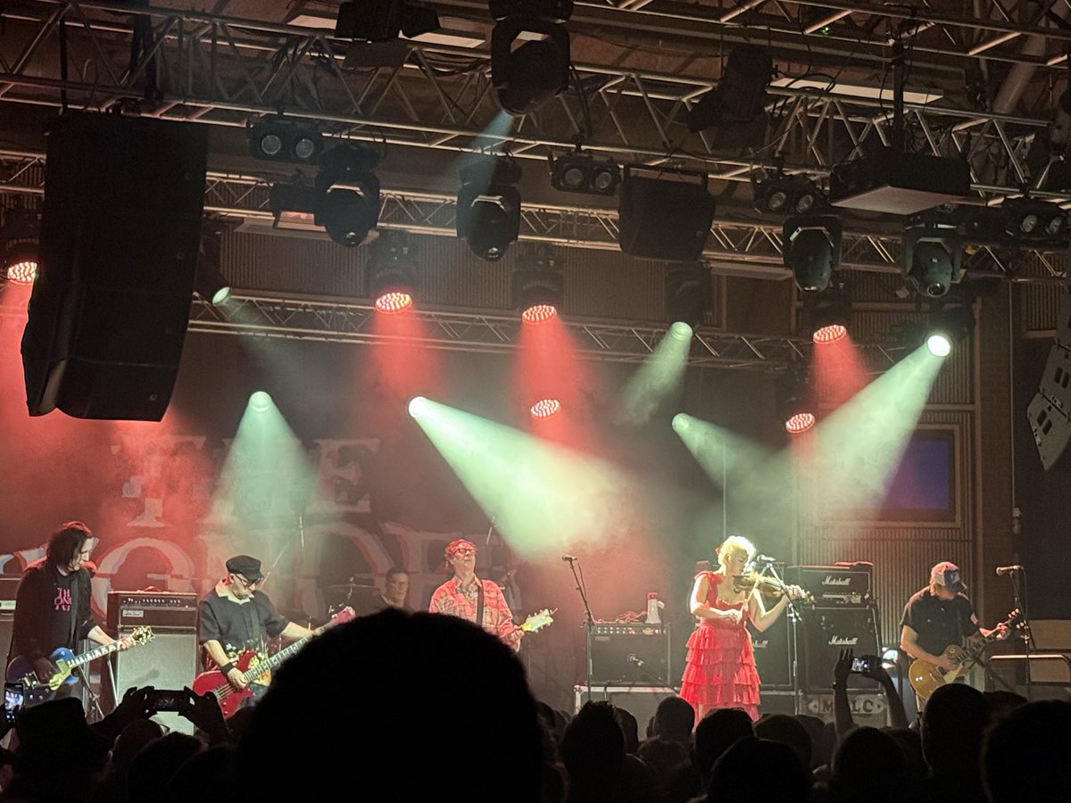 JonOfBarnsley's tweet photo. Thanks Dave and The Turbitt’s for the invite last night. Great to see @inspiralsband &amp; @thewonder_stuff @mileshuntTWS at Sheff Octagon - TWS on top form &amp; Carpets new album sounds top drawer https://t.co/KvJxyCuBNf
