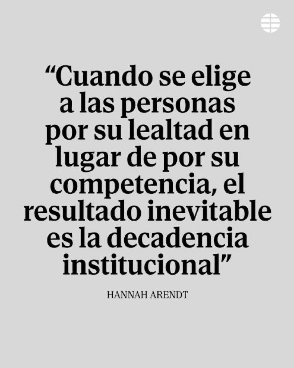 javiergalindo42's tweet photo. El kks se ufanaba en lanzar una y otra vez escupitajos al pueblo, con su enfermizo delirio, al pedir a los integrantes de su gabinete 90% lealtad y solo 10% capacidad.

Eso explica tanto derroche, tanto fracaso y tanta corrupción!!! https://t.co/s9QvCnpdzf