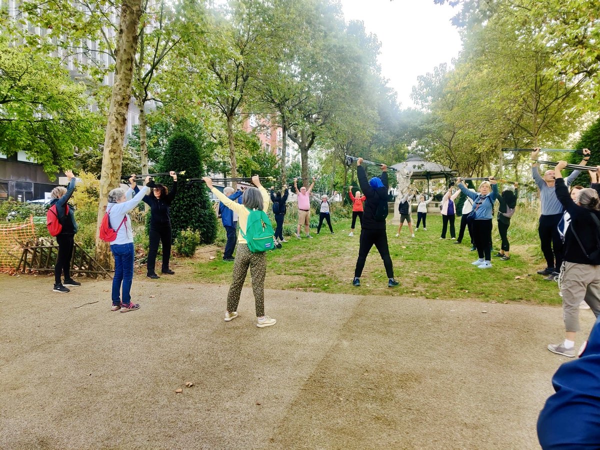 mapavx's tweet photo. La SANTÉ ne vient pas jusqu’à vous, vous devez marcher vers elle !

Retrouvez-nous chaque lundi et vendredi, de 9h30 à 11h30, au départ du parvis de la @Mairie15, pour une marche conviviale à la découverte des jardins du 15e arrondissement. @Paris @Paris_Habitat @_RIVP_ @Prefet75_IDF @iledefrance @CRdSIdF