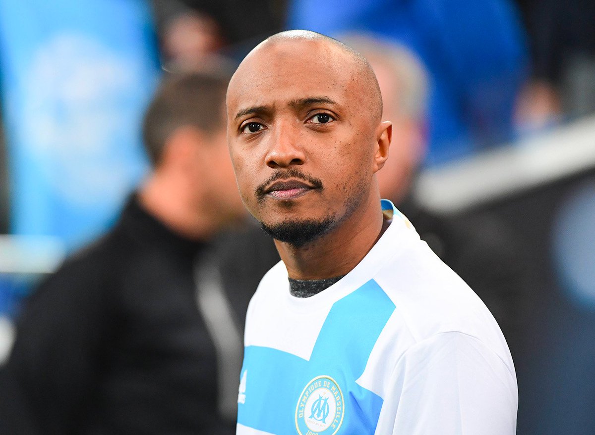 ActuL1_'s tweet photo. 🚨 « ON EST LÀ, MÊME QUAND L'OM EST À TERRE » : le message FORT de SOPRANO 🇫🇷 sur l'OM ! 💪💙🤍

« JE NE VAIS PAS TE MENTIR, C'EST TRÈS DUR. L'entraîneur, on l'aime trop. On le voit, il donne tout, mais il ne peut pas faire plus. Moi, ça me touche. 🥺

Pourquoi j'aime Marseille depuis toujours ? PARCE QUE MÊME SI ON A DES GRANDES GUEULES, ON EST TOUJOURS LÀ POUR SOUTENIR. »

(@lequipe)