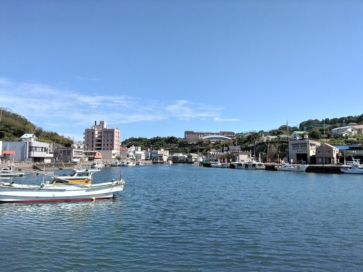 ab_qma9's tweet photo. 壱岐島。ジェットフォイルで着くと、島のシンボル郷ノ浦大橋が出迎えてくれます　港の両岸に店が建ち並ぶ郷ノ浦港は個人的にも好きな風景の港です
#壱岐島
#熊Q202609壱岐渡良三島 https://t.co/SeIP0cToEc