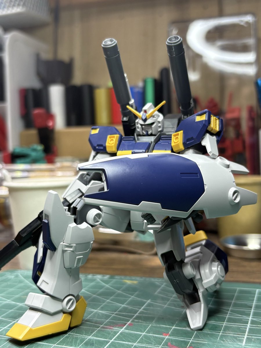 7_cbo's tweet photo. HGガンダム6号機　マドロック素組完成しました！

ガンダムとガンキャノンの良いとこ取りの機体。膝の可動がめっちゃ広いです。
余裕の膝立ちw

お顔もイケメン。
ライフリに似てる？

#ガンプラ https://t.co/lKpAQQRDs7