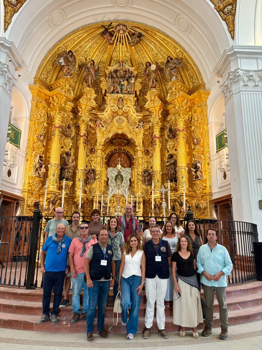 DipuHU's tweet photo. 🔷 La @Dipuhu clausura en #Almonte y #ElRocío el proyecto de #cooperación transfronteriza ‘Camino Vertical’, que impulsa la recuperación y promoción de las rutas jacobeas del oeste ibérico.
#DiputacióndeHuelva #Huelva
🔗 https://t.co/Mu0yLn66yD https://t.co/LuXVBtcS8J