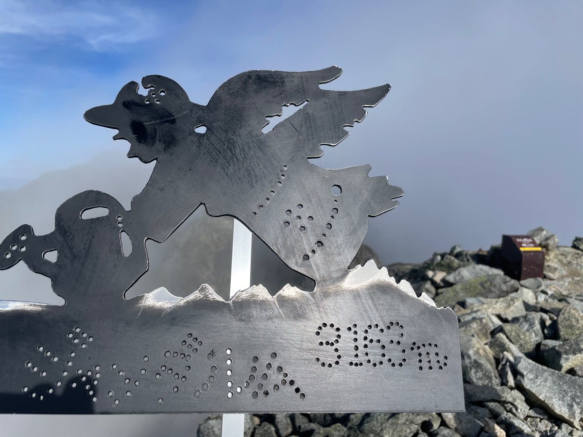AngriffaufTitan's tweet photo. 昨日今日で西穂高〜ジャンダルム〜奥穂高まで行ってきました。西穂高からは過去1レベルできつかった…がジャンで自作天使持ってきた人がいたので運良く天使に会えました！穂高山荘も久々に堪能して良き日でした https://t.co/fuAT9UzSji