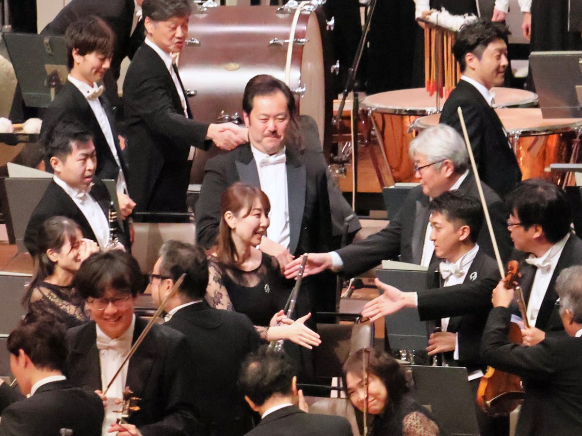 NHKSO_Tokyo's tweet photo. #N響100年 記念の《復活》2日目が大盛況のうちに幕を閉じました。
 
私たちの《復活》に込めた“心”は、皆さまにどのように響いたでしょうか。
 
“Not violence!”
“p!(ピアノ･弱く)”
“Beauty!”

#ルイージ がリハーサルでよく口にする言葉です。
徹底して響きの美しさにこだわる彼の姿勢は、
これまでN響が長い年月をかけて築き上げてきた伝統の音楽づくりに、さらなる磨きをかけています。
そんなルイージの美学が、随所に息づく演奏となったと思っています。
 
今回、おかげさまで6000人ものお客さまと、このメモリアルな瞬間を共有することができました。
楽員・スタッフ一同、心より御礼を申し上げます。ありがとうございました！
そして、放送でご覧いただいた皆さまも、ありがとうございました！
 
明日10/5はN響の100回目の創立記念日。
今シーズンは、まだまだ創立100年を記念した特別なコンサートが続きます。
 
これからも皆さまの心に残る演奏を一同、力を尽くして届け続けますので、ぜひご期待ください！
@fabluisi @sunaogoko @kyoheitomy