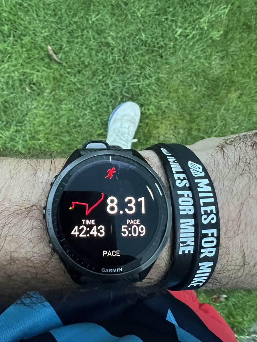 charlesdavis75's tweet photo. Relaxing Sunday evening run after a day in the garden. Nice to enjoy some sunlight with daylight savings kicking in. #milesformike https://t.co/y9n1ZhlPz5